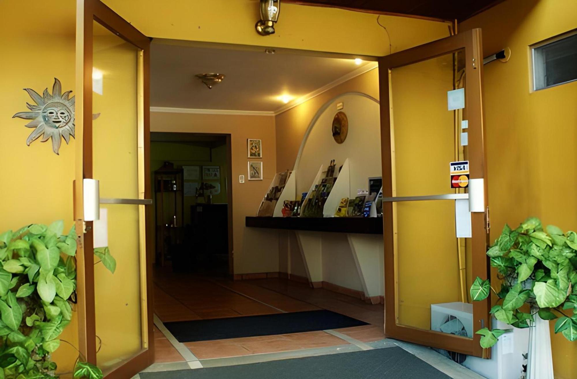 Hotel Puerta Del Sol - San Jose Airport Eksteriør bilde