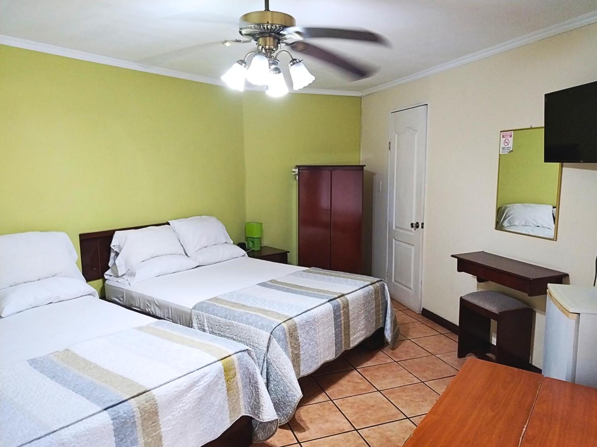 Hotel Puerta Del Sol - San Jose Airport Eksteriør bilde